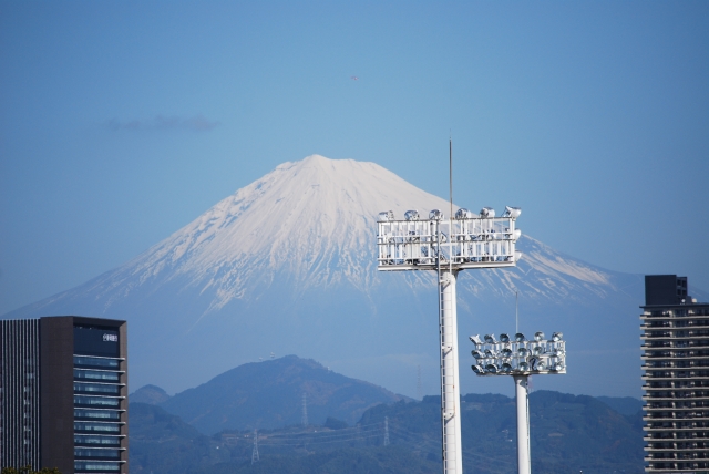 草薙陸上競技場から見えた富士山